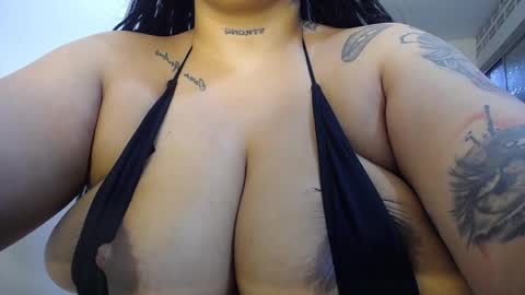 Snapshot of pennyomelons chatting on 12-19-25, 06:15 My onlyfans online show from 12-19-25, 06:15