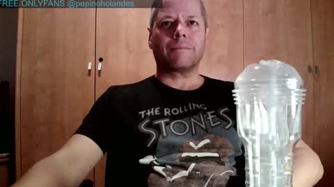 Snapshot of pepinoholandes chatting on 11-14-25, 11:35 Pepino Holandes online show from 11-14-25, 11:35