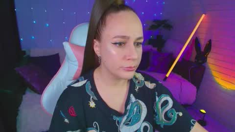 Dia  online show from 11-05-25, 02:33