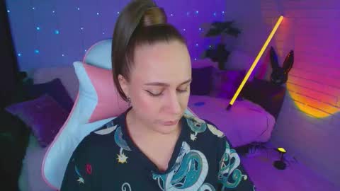 Dia  online show from 11-27-25, 05:20