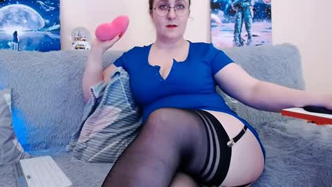 Snapshot of pepper_corn chatting on 02-20-25, 02:57 Olga and Kirill online show from 02-20-25, 02:57