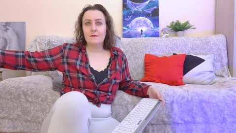 Snapshot of pepper_corn chatting on 11-11-25, 08:03 Olga and Kirill online show from 11-11-25, 08:03