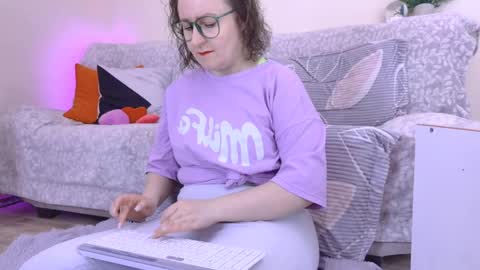 Snapshot of pepper_corn chatting on 11-22-25, 04:28 Olga and Kirill online show from 11-22-25, 04:28