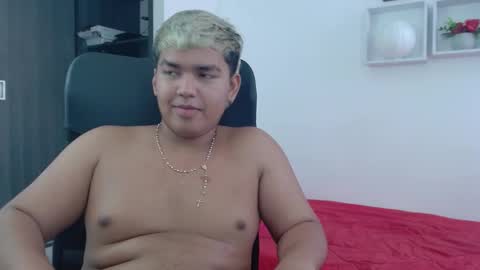 Snapshot of percibal_junior1 chatting on 01-22-25, 04:55 percibal_junior1 online show from 01-22-25, 04:55