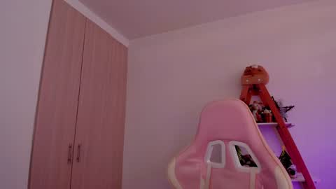 Snapshot of perfect__ana chatting on 12-06-24, 10:19 Sarah Ana Banana online show from 12-06-24, 10:19