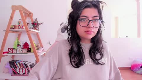 Snapshot of perfect__ana chatting on 01-11-25, 01:53 Sarah Ana Banana online show from 01-11-25, 01:53
