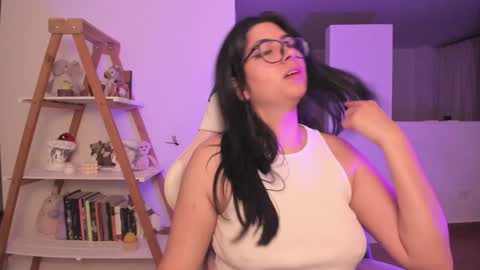Snapshot of perfect__ana chatting on 01-22-25, 02:15 Sarah Ana Banana online show from 01-22-25, 02:15