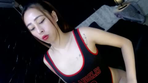 Snapshot of perfect_suckerqueen69 chatting on 11-25-25, 06:30 Sweet Gwen online show from 11-25-25, 06:30