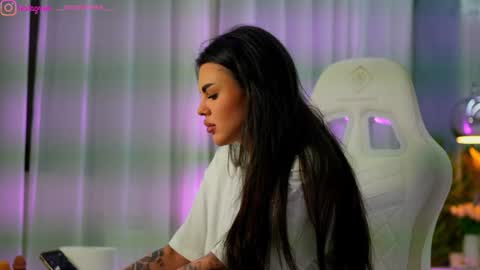 Dee online show from 03-25-26, 05:30