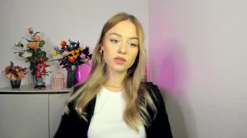 Cindy online show from 11-24-25, 06:24