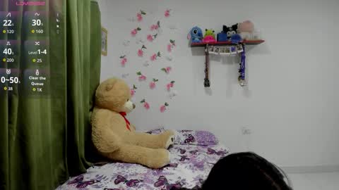 Snapshot of perla_brunette1 chatting on 11-26-25, 10:00 perla online show from 11-26-25, 10:00