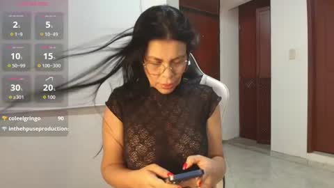 Snapshot of perla_hot4u chatting on 07-25-26, 11:24 online show from 07-25-26, 11:24
