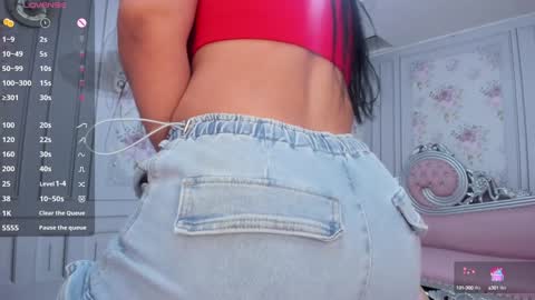 Snapshot of perla_milf4u chatting on 12-19-24, 08:55 PERLA online show from 12-19-24, 08:55