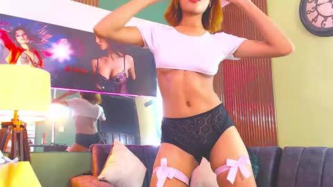 Perla online show from 02-27-25, 05:26