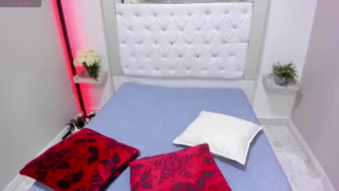Snapshot of perlaa_sweet_ chatting on 07-10-26, 01:14 Perla online show from 07-10-26, 01:14