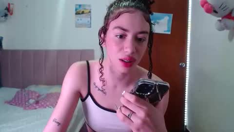 perlaweb_09 online show from 12-17-25, 02:17