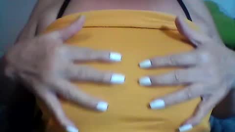 Snapshot of perlita070822 chatting on 06-13-26, 05:05 perlita070822 online show from 06-13-26, 05:05