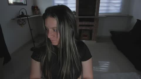 Marie online show from 02-08-25, 10:19