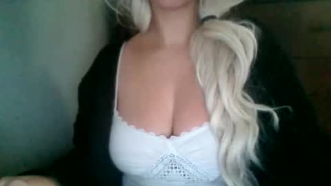 Snapshot of persephone12234 chatting on 11-18-25, 09:19 persephone12234 online show from 11-18-25, 09:19