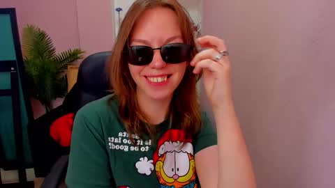 horror flying on the wings of the night.... online show from 12-17-25, 05:02