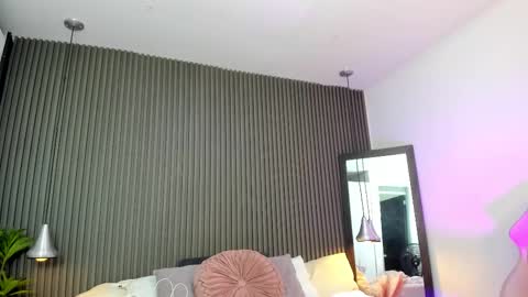 Lizza online show from 10-24-25, 11:28