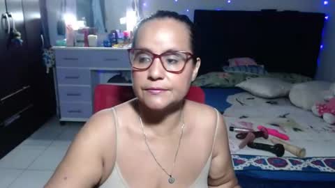 Snapshot of pervert_mommy_x chatting on 06-24-26, 10:58 SAMY online show from 06-24-26, 10:58