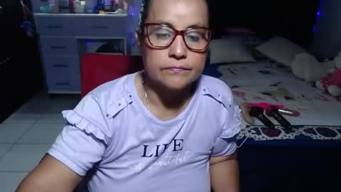 Snapshot of pervert_mommy_x chatting on 06-27-26, 10:42 SAMY online show from 06-27-26, 10:42