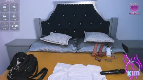 Snapshot of pervert_pantyhose chatting on 01-08-25, 10:26 Kimberly online show from 01-08-25, 10:26