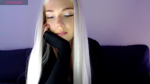 Isabella online show from 12-31-24, 11:42