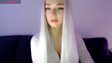 Isabella online show from 01-05-25, 01:04