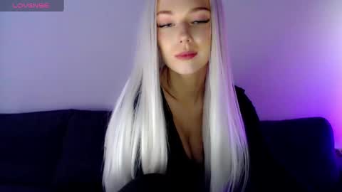 Isabella online show from 01-10-25, 09:55