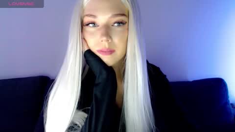 Isabella online show from 01-12-25, 11:50