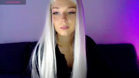 Isabella online show from 01-17-25, 11:17