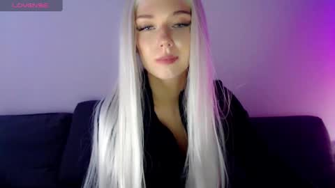 Isabella online show from 01-30-25, 01:21