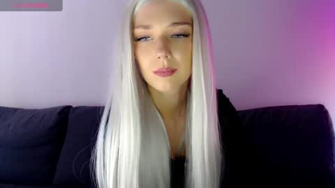 Isabella online show from 02-18-25, 12:06