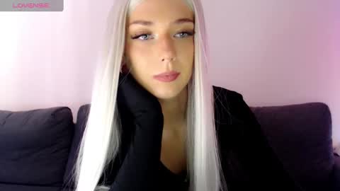 Isabella online show from 02-20-25, 10:16
