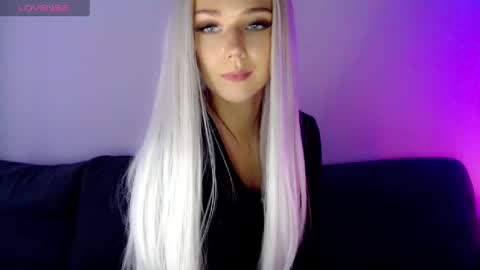 Isabella online show from 02-28-25, 11:03