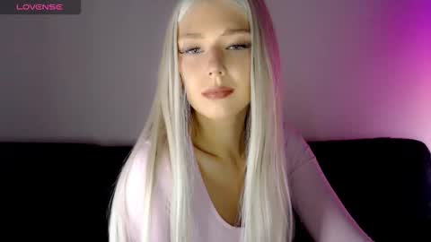 Snapshot of pervyblonde chatting on 11-27-25, 08:16 Isabella online show from 11-27-25, 08:16