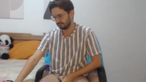 Snapshot of peter_x_annaud chatting on 10-08-25, 11:08 FELIPE online show from 10-08-25, 11:08