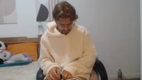 Snapshot of peter_x_annaud chatting on 10-12-25, 11:09 FELIPE online show from 10-12-25, 11:09