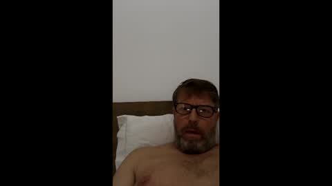 Snapshot of peteroceanwave chatting on 06-11-26, 12:25 peteroceanwave online show from 06-11-26, 12:25