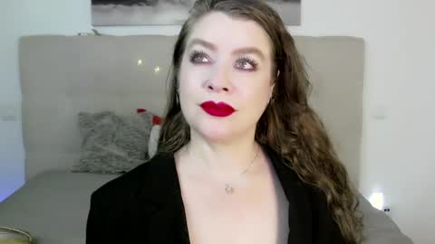 Peters Emily online show from 01-09-25, 05:22