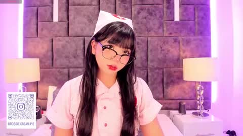 Snapshot of petit_rosseowo chatting on 02-22-25, 11:35 Im Rosse but u can call me Rossie or Rosita . online show from 02-22-25, 11:35