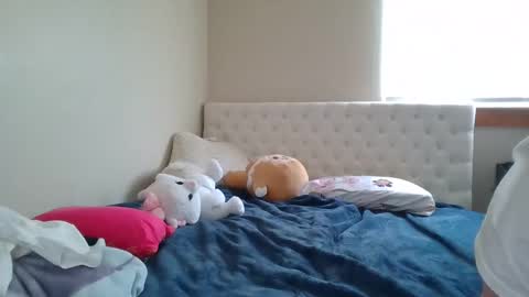 Snapshot of petite_cupcake chatting on 02-20-25, 07:41 Little cupcake online show from 02-20-25, 07:41