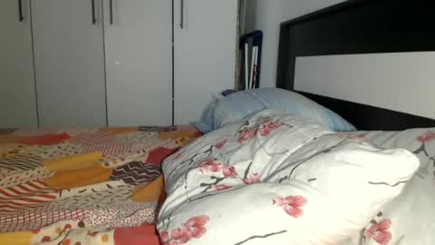 Snapshot of petite_danielle chatting on 06-14-26, 06:59 petite_danielle online show from 06-14-26, 06:59