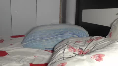 Snapshot of petite_danielle chatting on 06-25-26, 07:57 petite_danielle online show from 06-25-26, 07:57