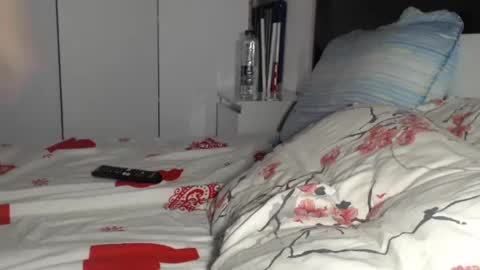 Snapshot of petite_danielle chatting on 06-27-26, 12:33 petite_danielle online show from 06-27-26, 12:33