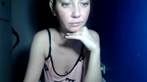 Snapshot of petite_danielle chatting on 07-13-26, 07:27 petite_danielle online show from 07-13-26, 07:27
