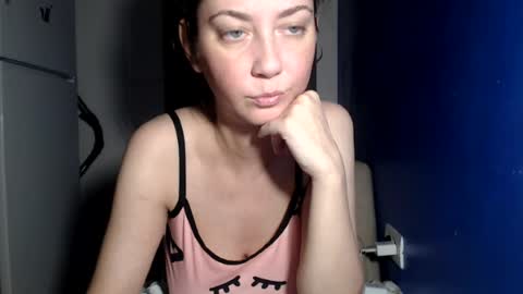 Snapshot of petite_danielle chatting on 07-16-26, 08:59 petite_danielle online show from 07-16-26, 08:59