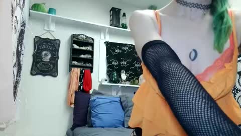 Emeri online show from 10-31-25, 05:19